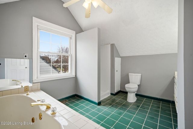 517 Harris Pl, Louisville, KY 40222