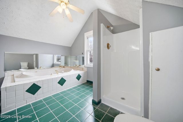 517 Harris Pl, Louisville, KY 40222