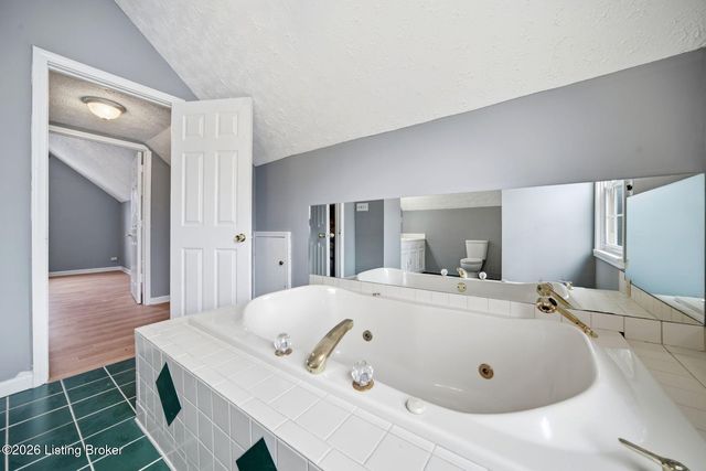 517 Harris Pl, Louisville, KY 40222