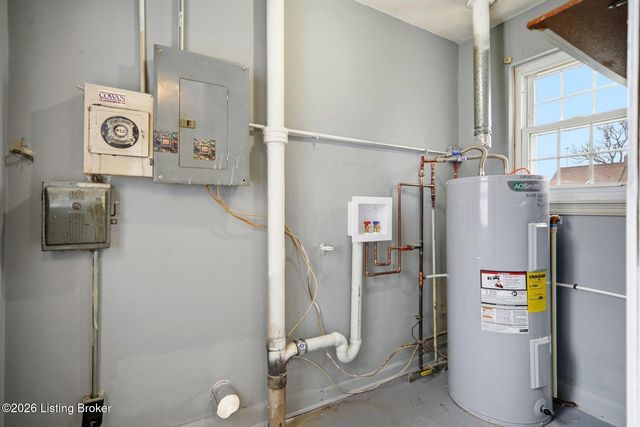 517 Harris Pl, Louisville, KY 40222