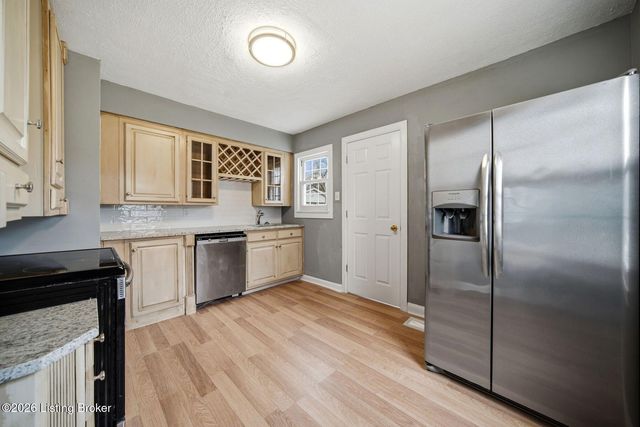 517 Harris Pl, Louisville, KY 40222