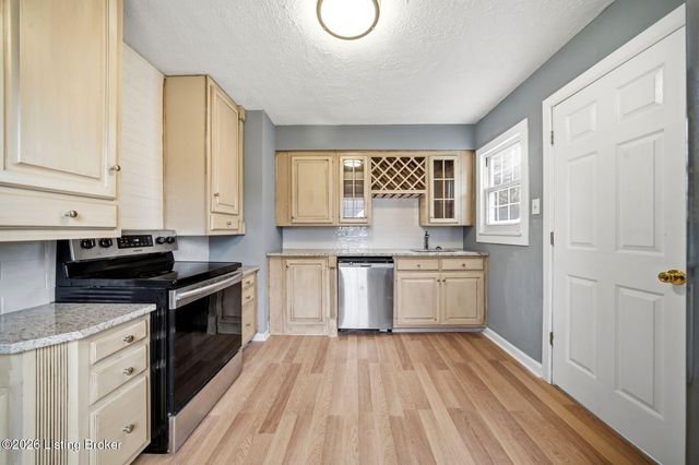 517 Harris Pl, Louisville, KY 40222