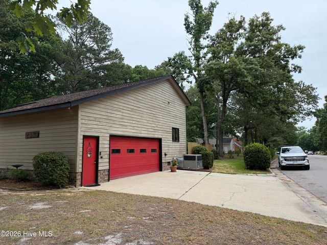 4605 Dewfield Drive N, Wilson, NC 27896
