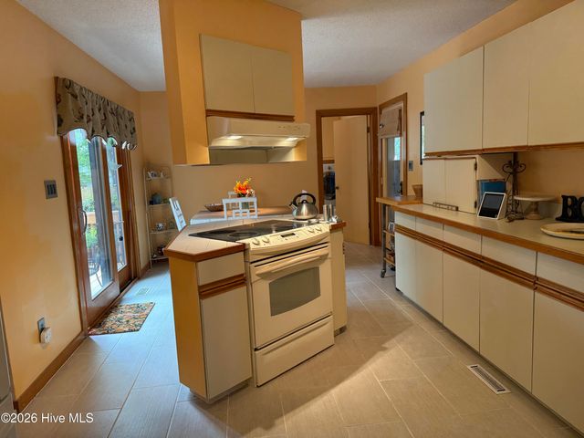 4605 Dewfield Drive N, Wilson, NC 27896