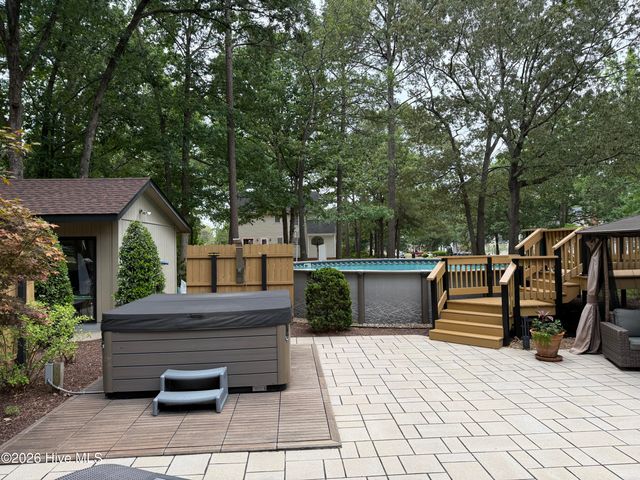 4605 Dewfield Drive N, Wilson, NC 27896