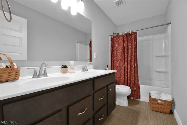 132 Cinnamon Teal Street, Pickerington, OH 43147