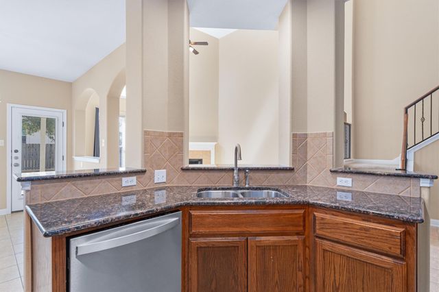 620 Middle Creek DR, Buda, TX 78610