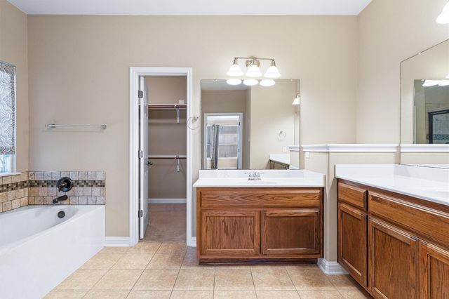 620 Middle Creek DR, Buda, TX 78610