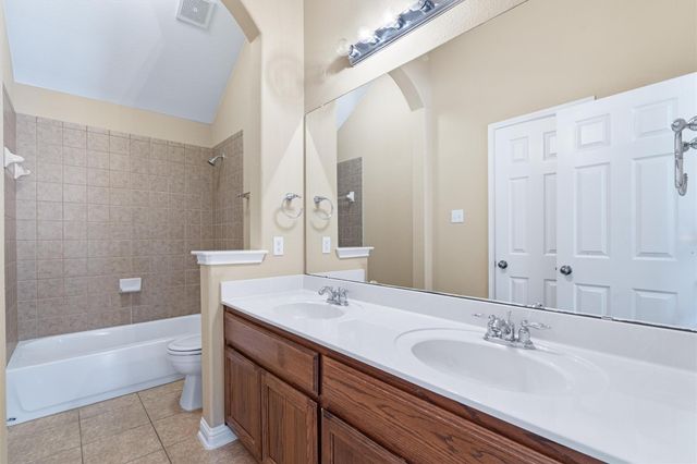 620 Middle Creek DR, Buda, TX 78610