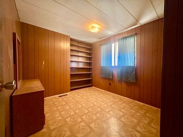 717 W Allen Avenue, Estancia, NM 87016