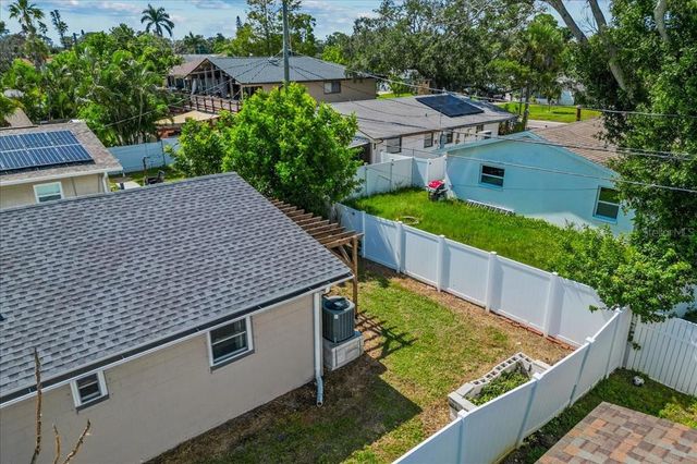 1889 MONTANA AVENUE NE, St Petersburg, FL 33703