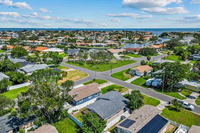 1889 MONTANA AVENUE NE, St Petersburg, FL 33703