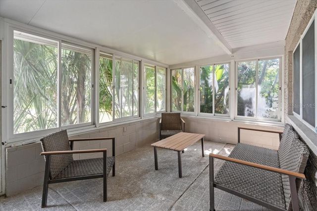 1889 MONTANA AVENUE NE, St Petersburg, FL 33703