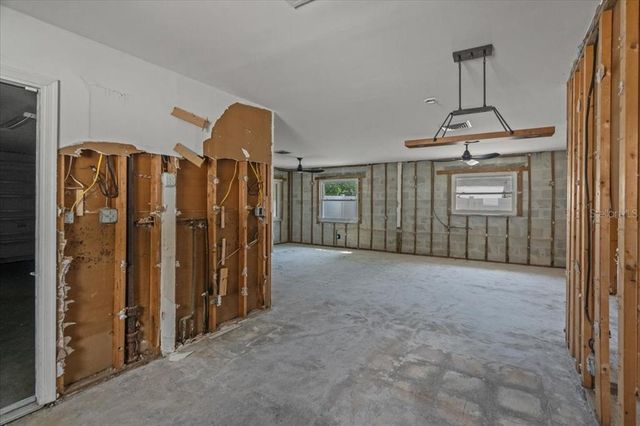 1889 MONTANA AVENUE NE, St Petersburg, FL 33703