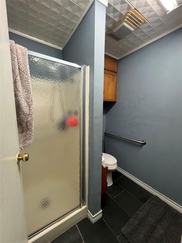 504 Henson Street, El Campo, TX 77437