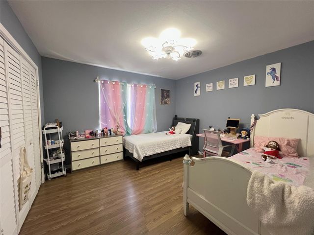 504 Henson Street, El Campo, TX 77437