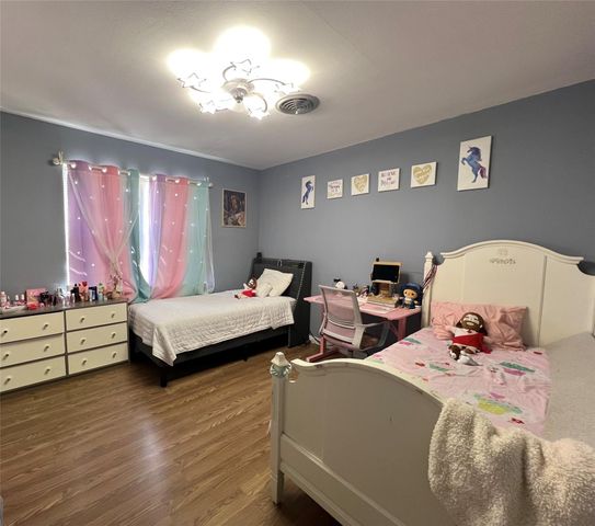 504 Henson Street, El Campo, TX 77437