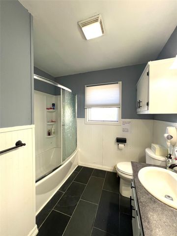 504 Henson Street, El Campo, TX 77437