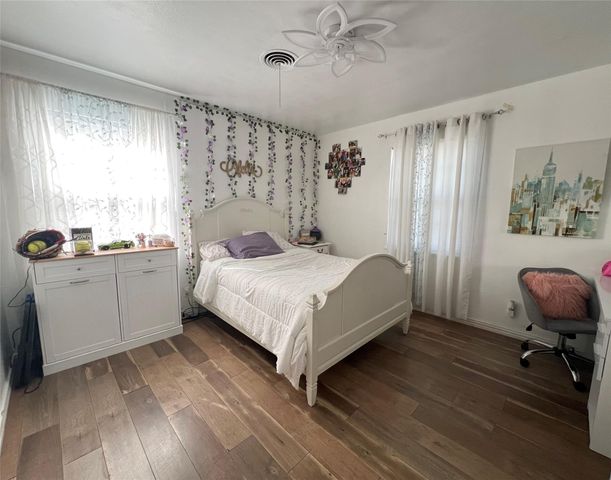 504 Henson Street, El Campo, TX 77437