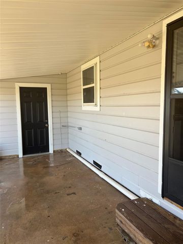 504 Henson Street, El Campo, TX 77437