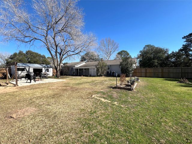 504 Henson Street, El Campo, TX 77437