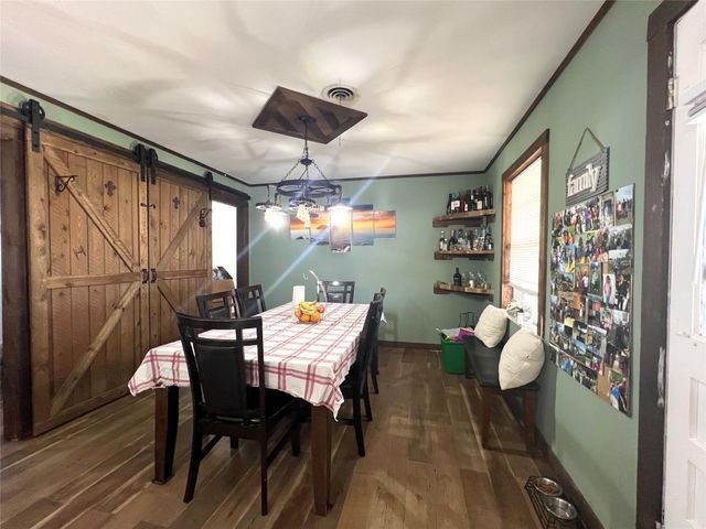 504 Henson Street, El Campo, TX 77437