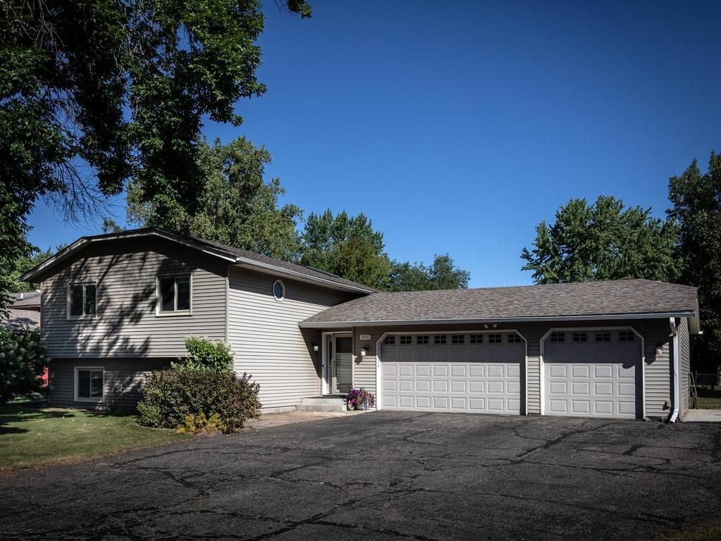 10015 Upper 205th Street W, Lakeville, MN 55044 — exterior