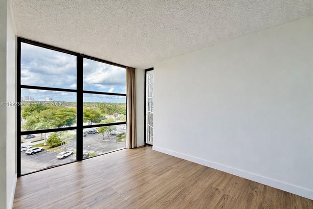 1000 Parkview Dr 723, Hallandale Beach, FL 33009