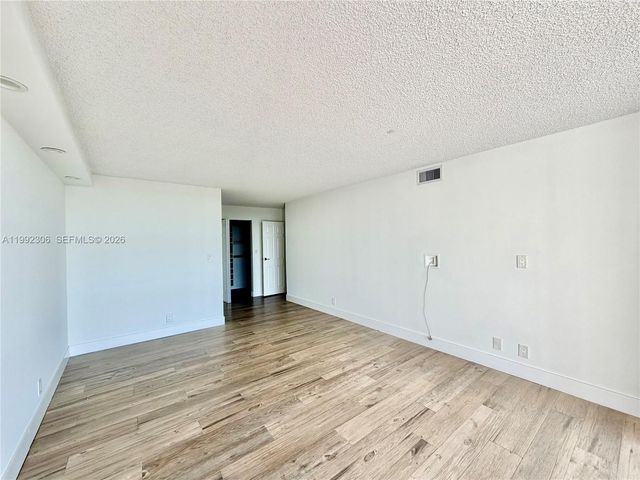 1000 Parkview Dr 723, Hallandale Beach, FL 33009