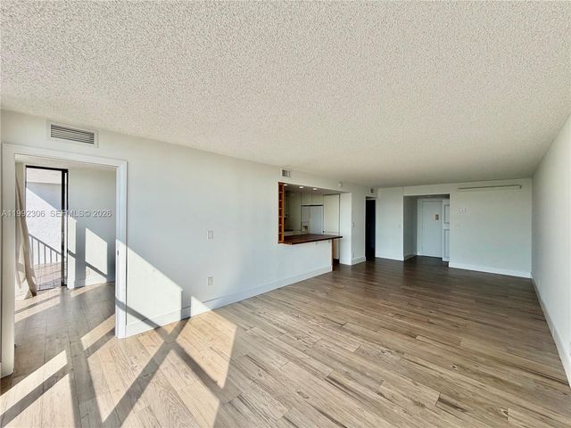 1000 Parkview Dr 723, Hallandale Beach, FL 33009