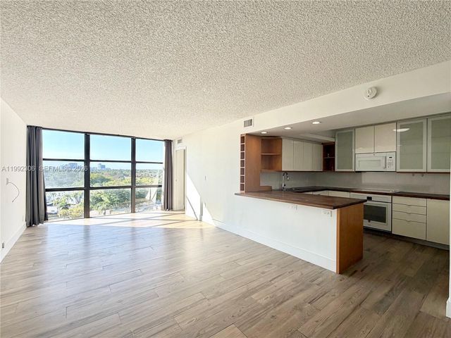 1000 Parkview Dr 723, Hallandale Beach, FL 33009