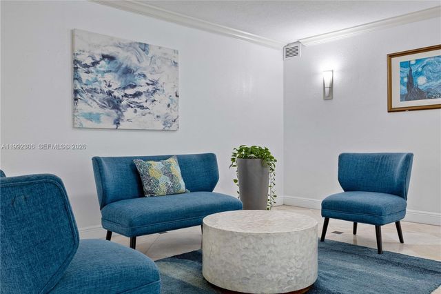 1000 Parkview Dr 723, Hallandale Beach, FL 33009