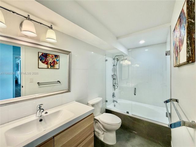 1000 Parkview Dr 723, Hallandale Beach, FL 33009