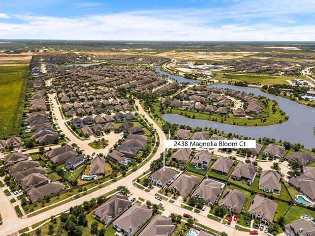 2438 Magnolia Bloom Court, Brookshire, TX 77423