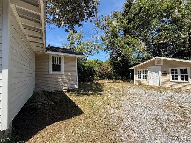 1605 WEST Street, Montgomery, AL 36106