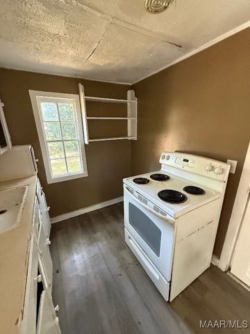 1605 WEST Street, Montgomery, AL 36106