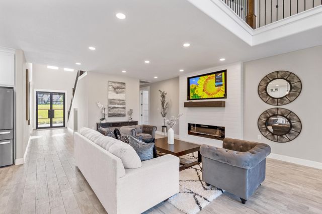 19123 Grandview Point, Montgomery, TX 77356