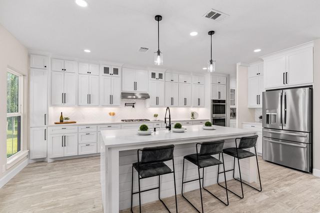 19123 Grandview Point, Montgomery, TX 77356