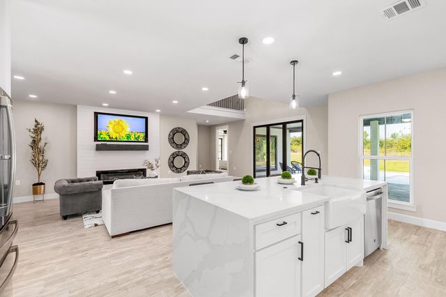 19123 Grandview Point, Montgomery, TX 77356
