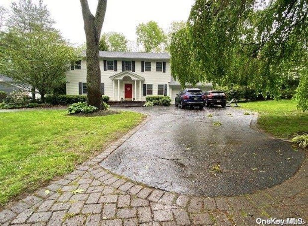 174 Lodge Avenue, Huntington Station, NY 11746