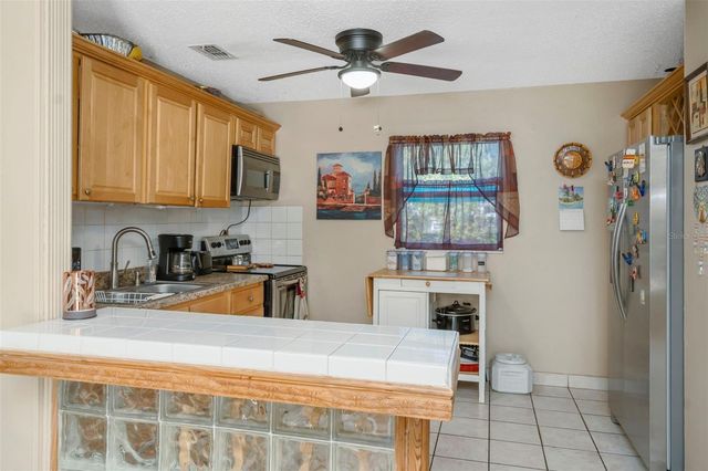 10006 N 17TH STREET, Tampa, FL 33612