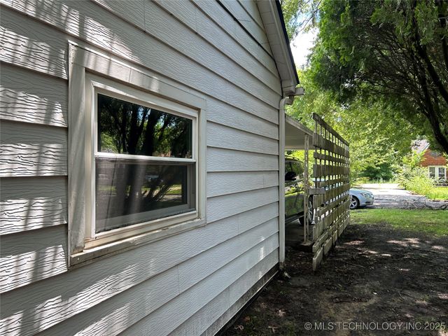 1610 Hayes Street, Muskogee, OK 74403