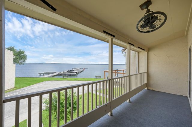 33 Regency Point, Conroe, TX 77356