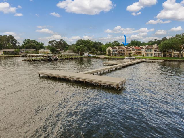 33 Regency Point, Conroe, TX 77356