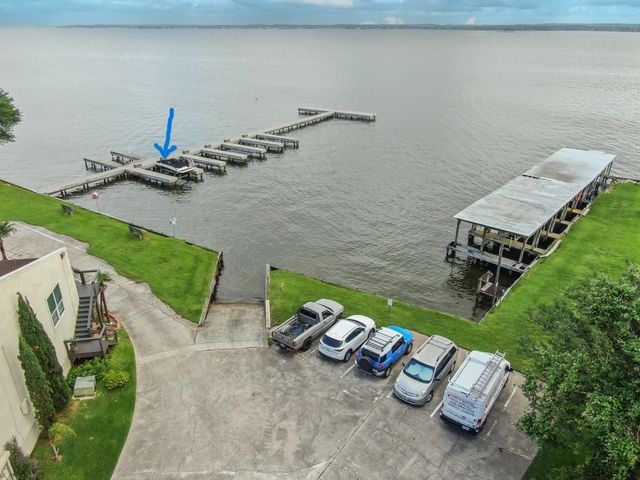 33 Regency Point, Conroe, TX 77356
