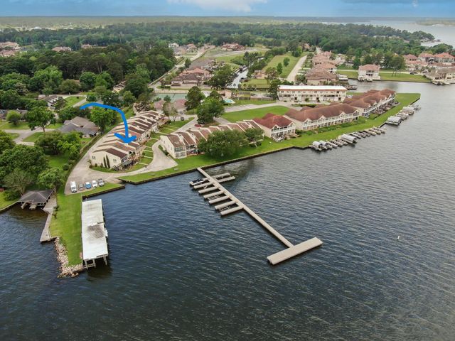 33 Regency Point, Conroe, TX 77356