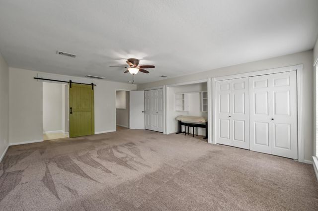 33 Regency Point, Conroe, TX 77356