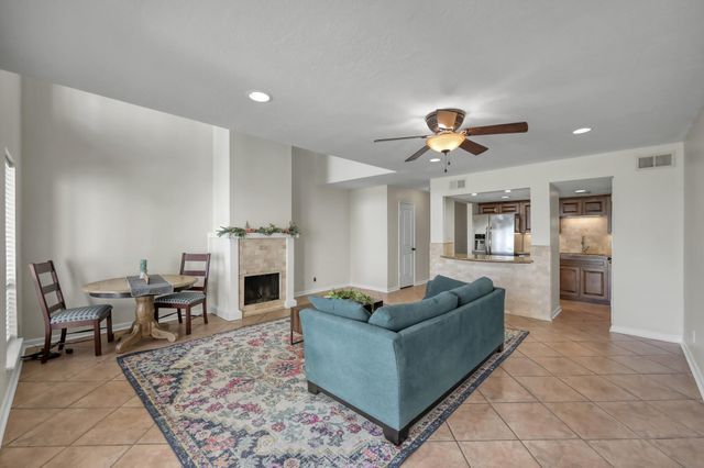 33 Regency Point, Conroe, TX 77356