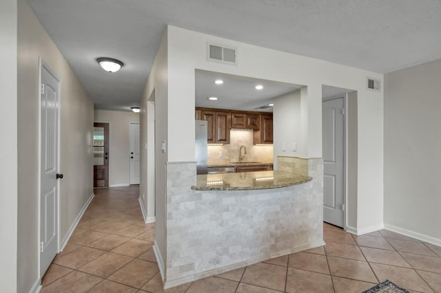 33 Regency Point, Conroe, TX 77356