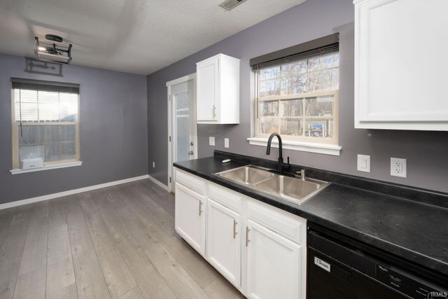 122 Spring Forest Court, Fort Wayne, IN 46804